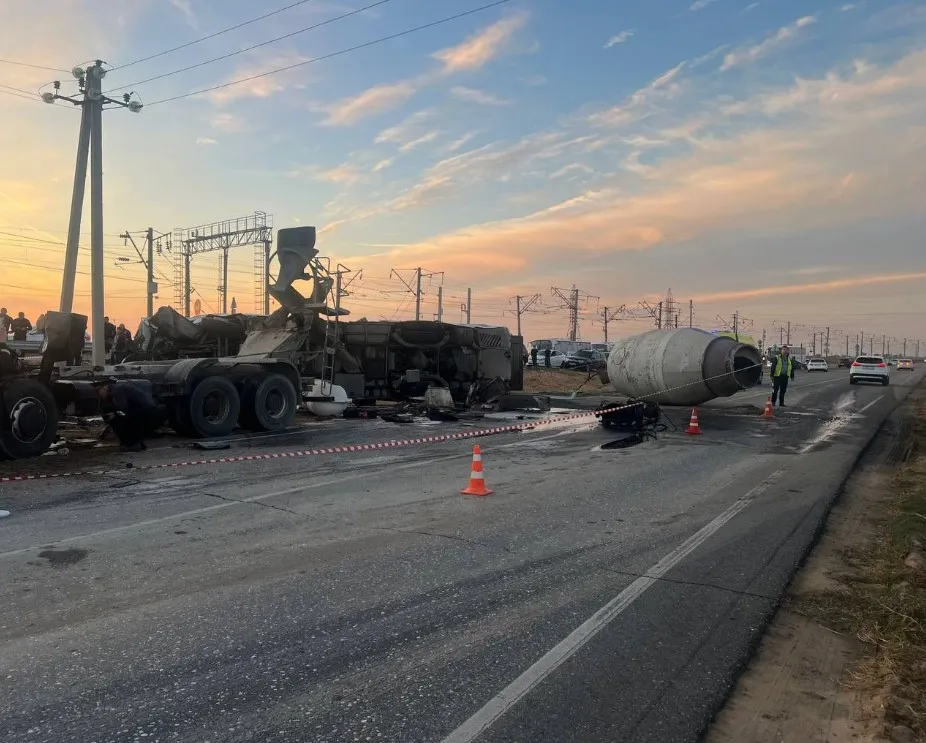 Погибшему в ДТП на астраханской трассе пассажиру автобуса было всего 20 лет