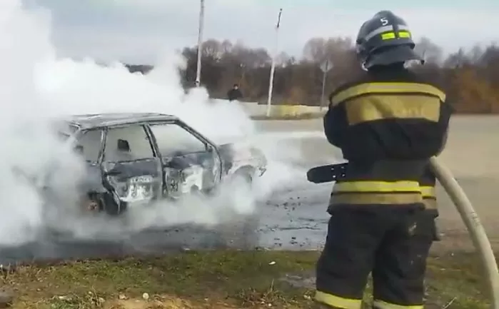 Вчера во второй половине дня в Астраханской области горели два легковых автомобиля
