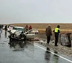 Под Астраханью в лобовом ДТП погибли водитель и пассажирка «Лады»