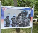 В центре Астрахани открылась фотовыставка о героях