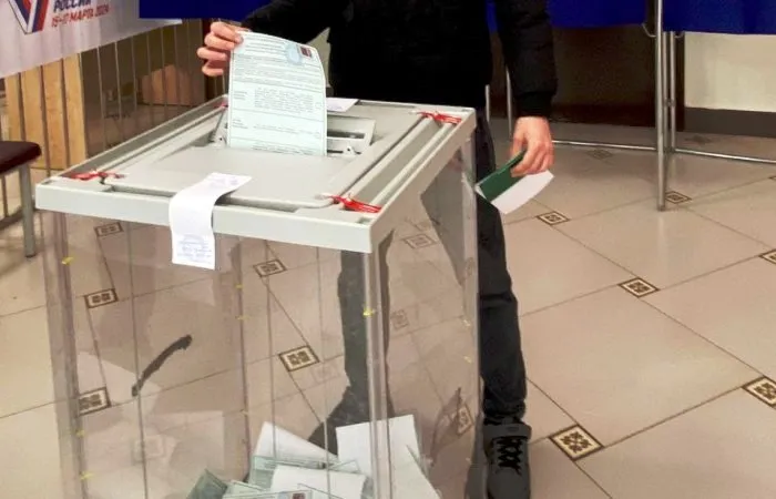 В первый день президентских выборов в Астраханской области проголосовали более 270 тысяч избирателей