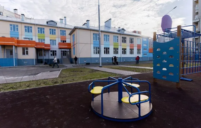 В Астрахани отремонтировали подъездные пути к строящемуся детскому саду