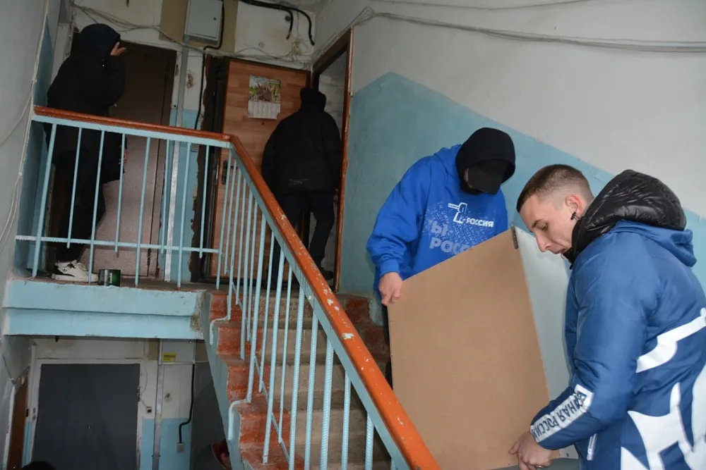 Из квартир обрушившегося в Астрахани дома вывезли почти все вещи