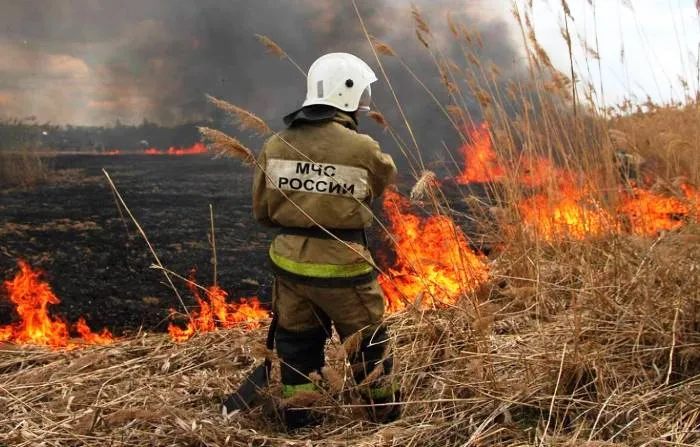 С понедельника в Астраханской области начинается пожароопасный сезон