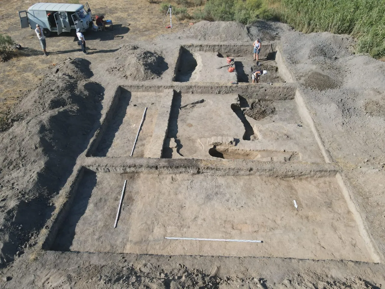 Под Астраханью археологи раскопали уникальный объект