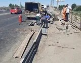 На Новом мосту в Астрахани починили ограждение, снесенное грузовиком