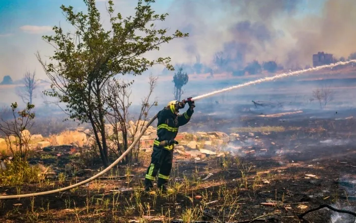 Вчера на юге Астраханской области огнеборцам пришлось ликвидировать серию ландшафтных пожаров