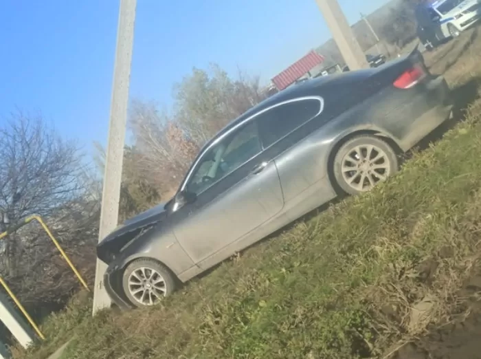 На видео попал невменяемый водитель BMW, который устроил в Ахтубинске дорожный бум