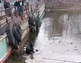 Труп мужчины в тельняшке извлекли из воды под Астраханью