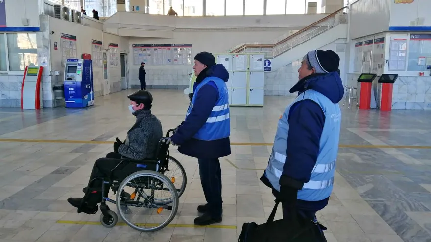 Более 11,3 тыс. маломобильных граждан воспользовались услугами сопровождения на вокзалах ПривЖД в 2023 году