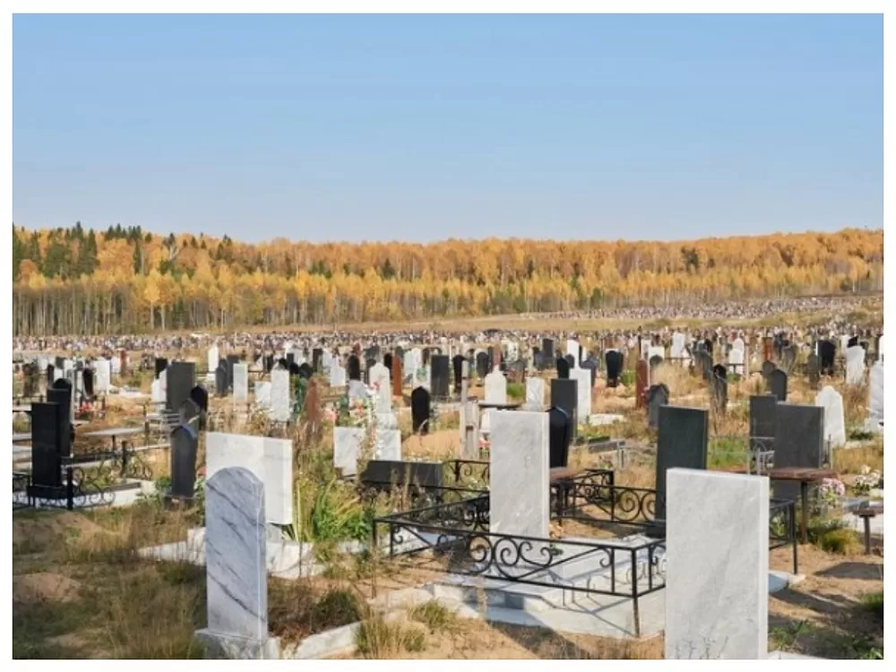 Прокуратура и суд заставили администрацию Красноярского района организовать нормальное кладбище