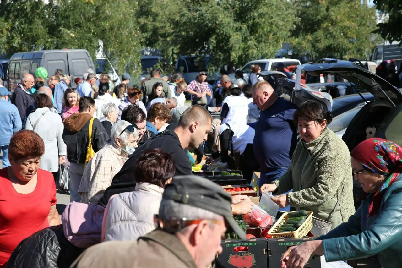 Необычные продукты от астраханских фермеров предлагали на агрофестивале