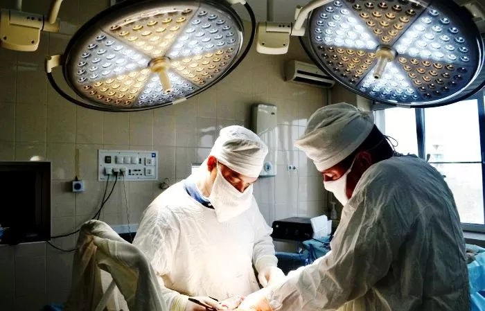 В Астрахани врачи онкодиспансера провели сложную операцию 84-летней женщине