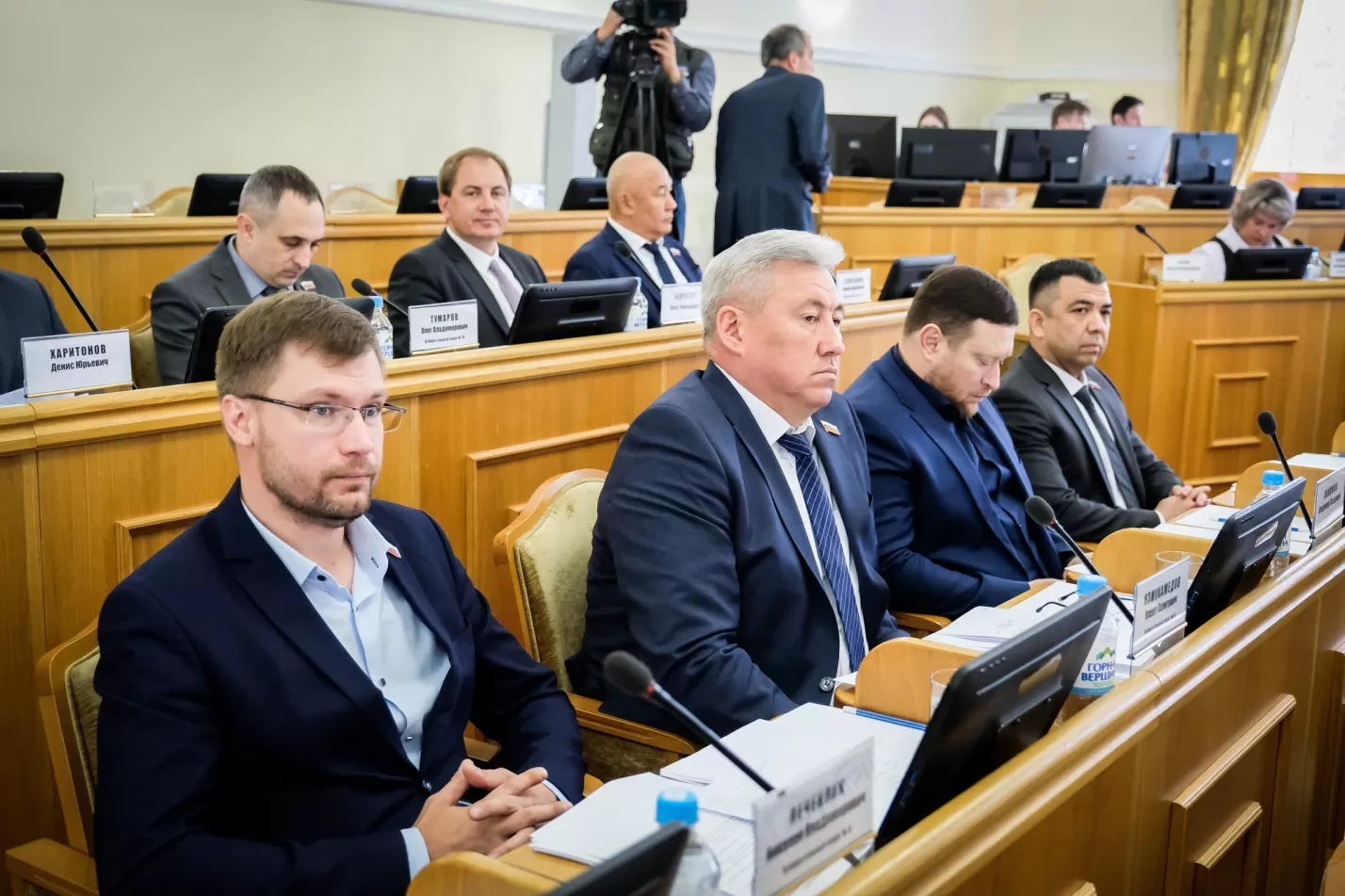 Астраханские чиновники и депутаты будут обязаны сообщать о попытках склонения их к коррупции