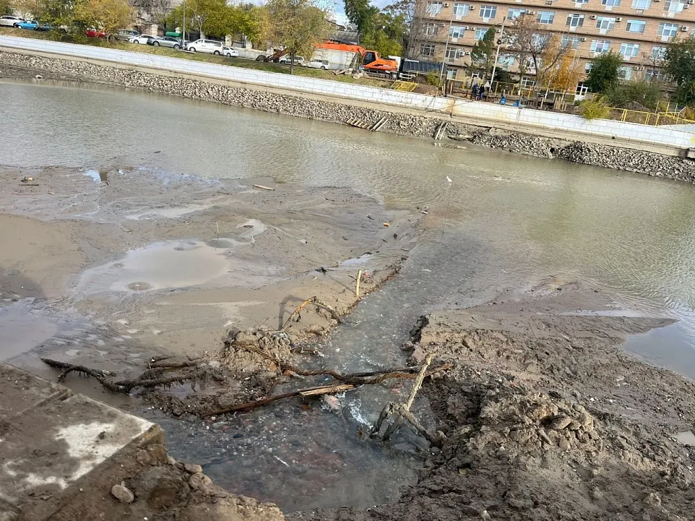 На левом берегу Астрахани начались незапланированные перебои с холодной водой 