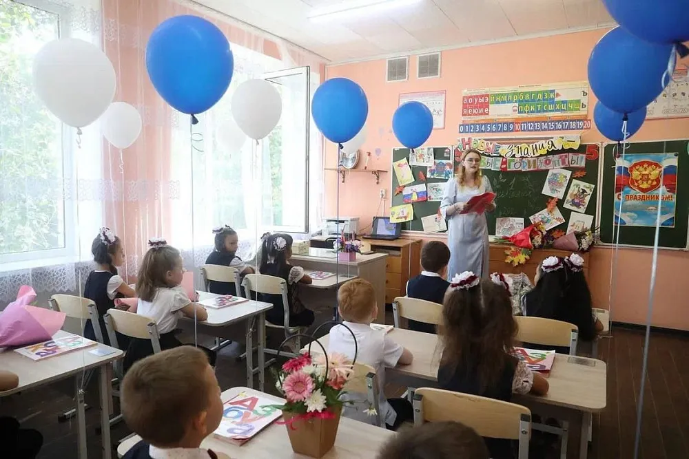 Более  160 астраханских специалистов получат новую выплату