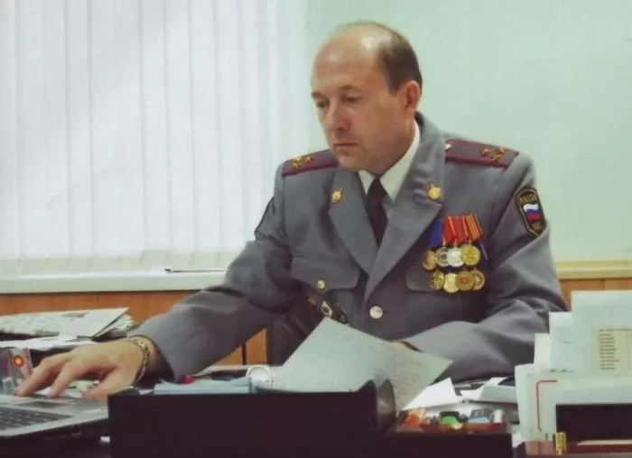 Визитка экс-начальника астраханского УБОП, черного полковника Рината Салехова, подешевела на 65 млн