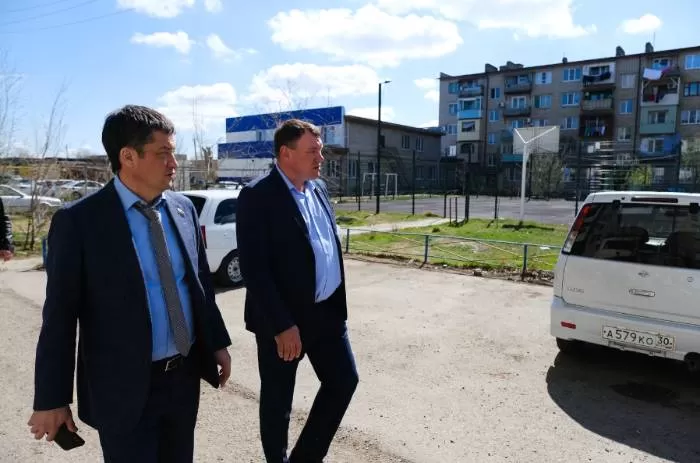 Ринат Аюпов проверил готовность к сдаче социальных объектов Камызякского района