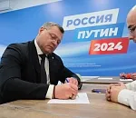 Игорь Бабушкин поставил подпись в поддержку Владимира Путина на выборах президента