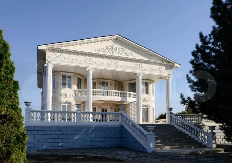 В Астрахани продается роскошный особняк за роскошные деньги