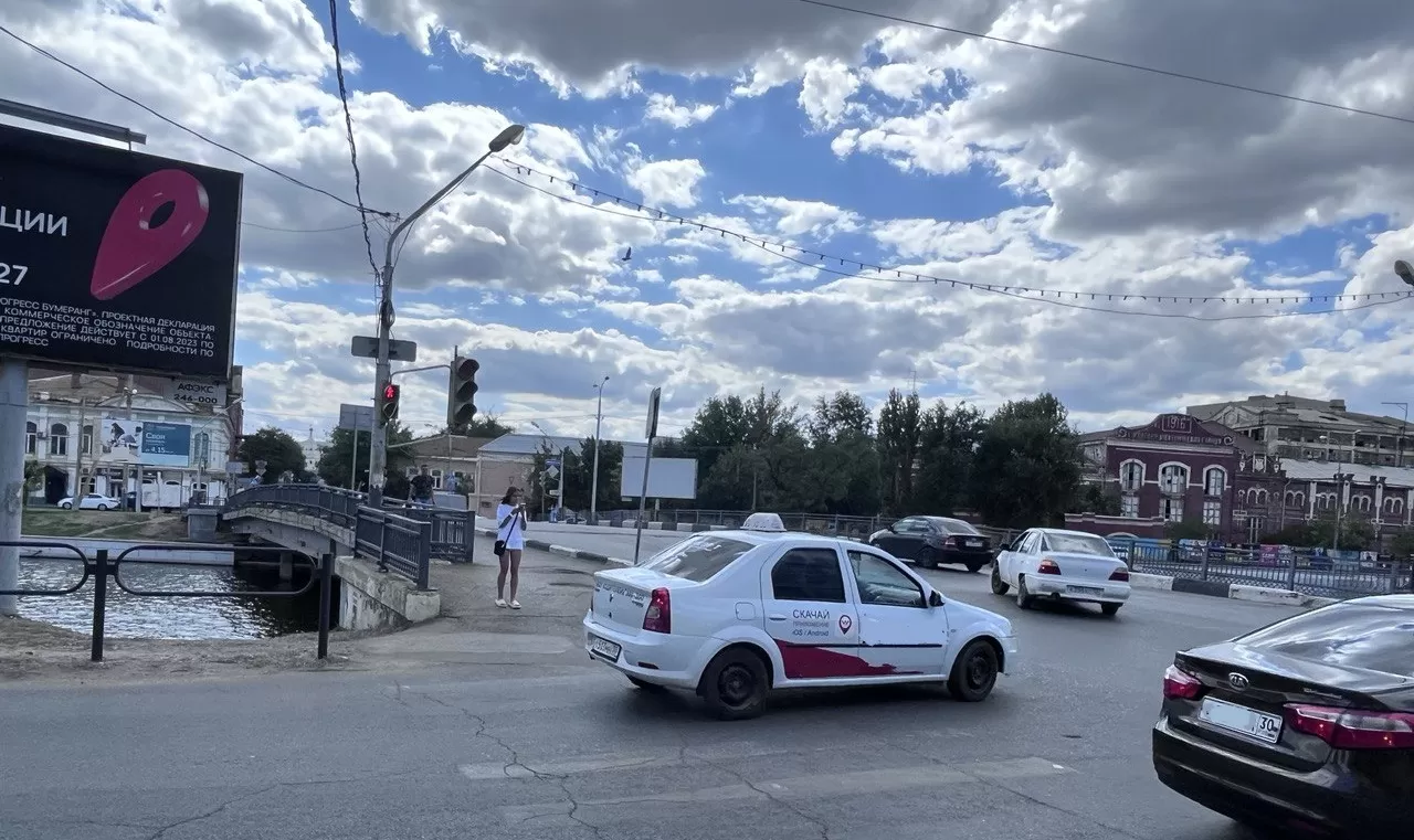 В Астраханской области около 5 000 таксистов возят пассажиров нелегально 