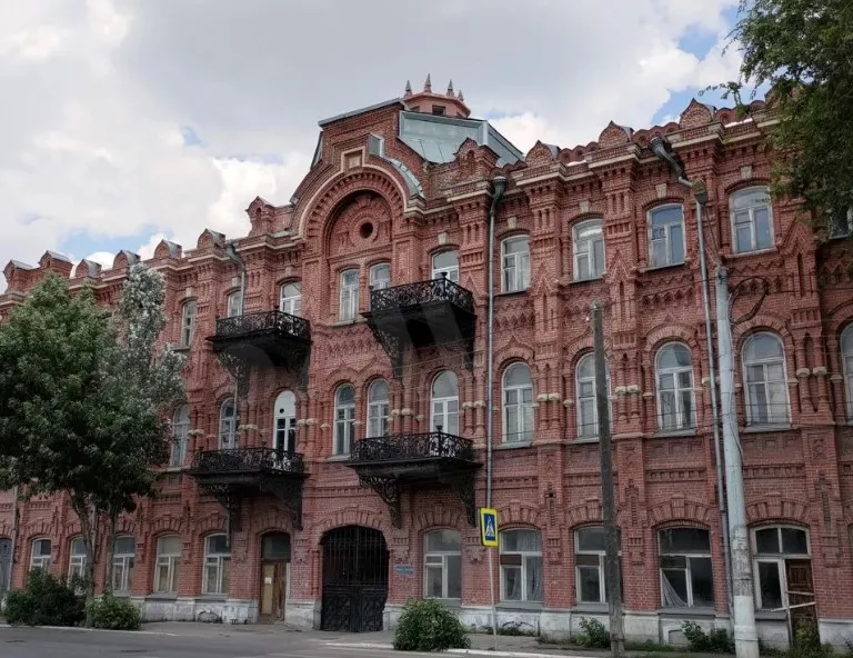 Известный архитектурный памятник Астрахани пытаются продать вдвое дороже, чем купили