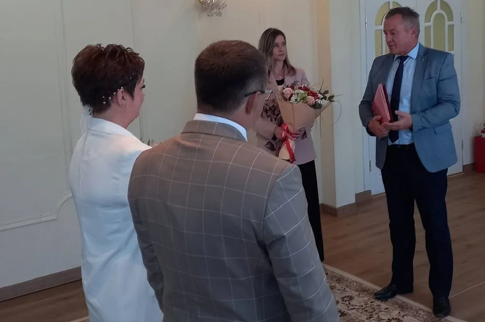 Астраханец, сделавший девушке предложение по телемосту с СВО, женился