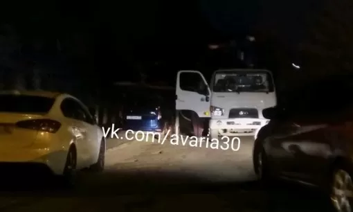 В Астрахани под покровом ночи эвакуировали автомобили