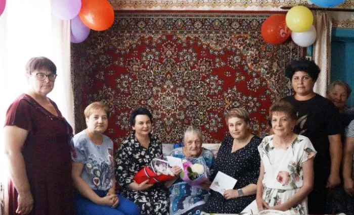 На юге Астраханской области со 100-летним юбилеем поздравили сельчанку