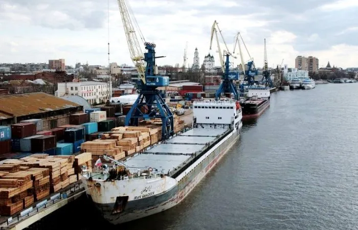 Порт Астрахань впервые стал российским лидером по грузообороту на Каспии