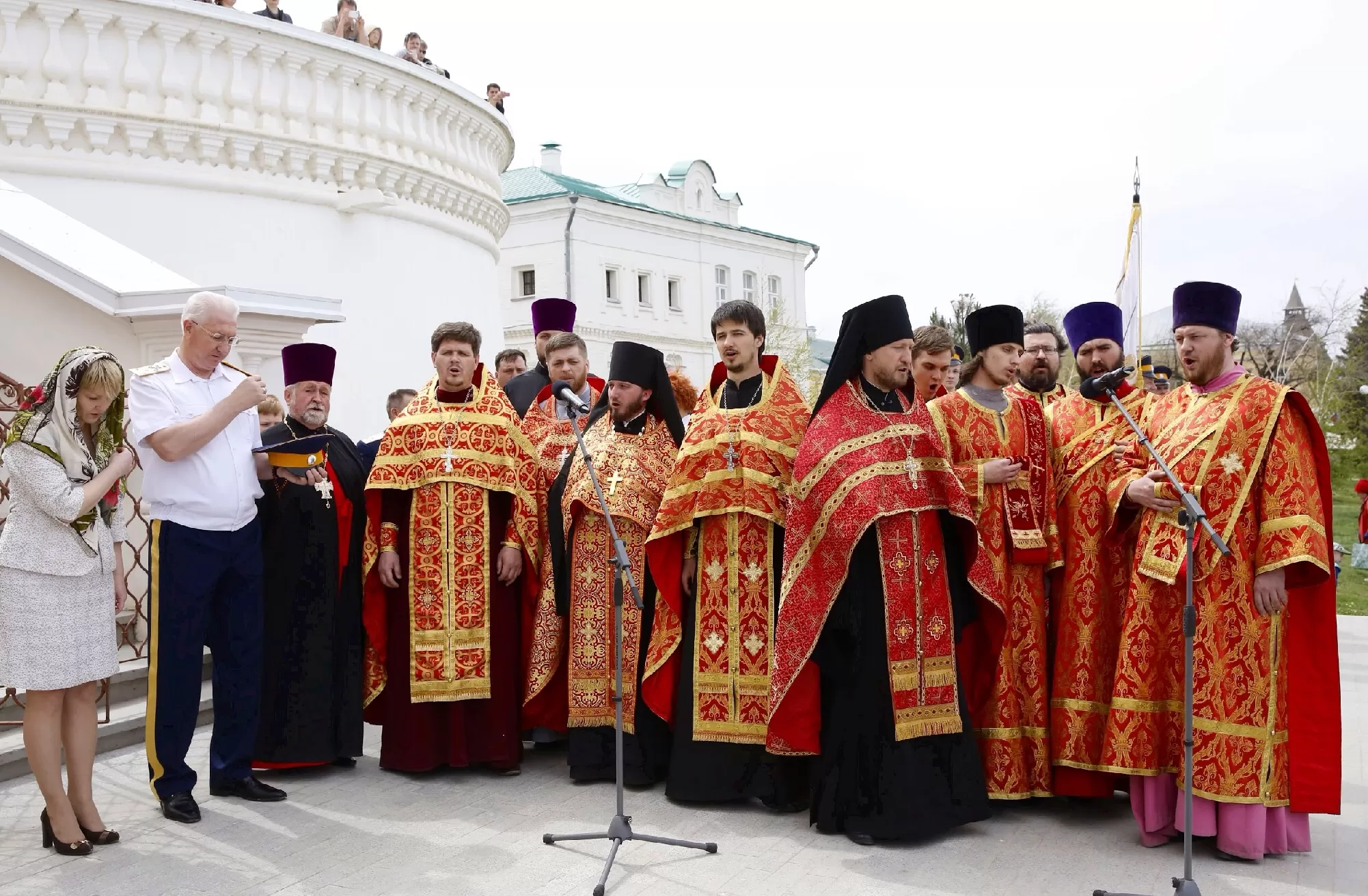 В Астрахани состоялся пасхальный крестный ход