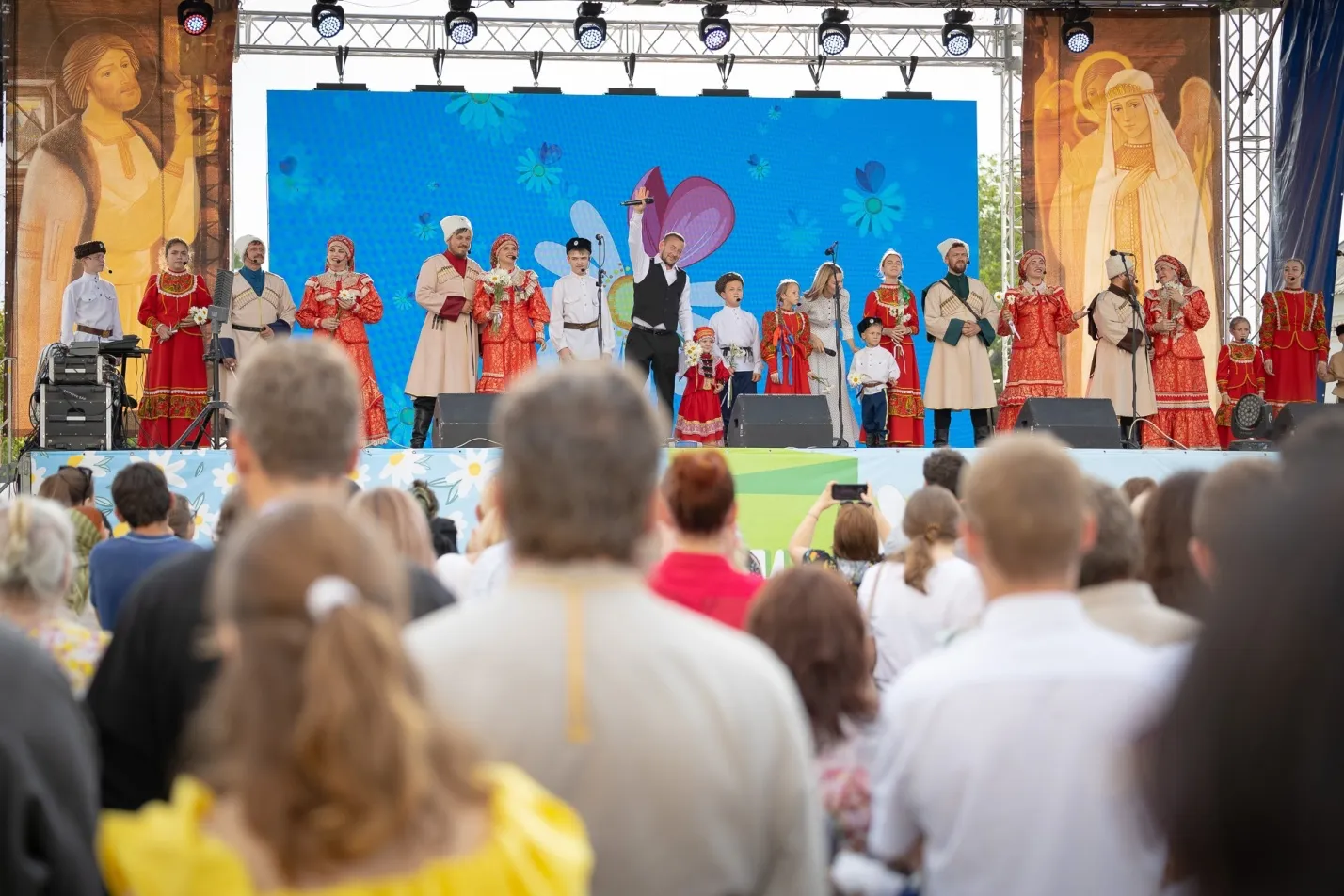 В Астраханском кремле сегодня отметят День семьи, любви и верности