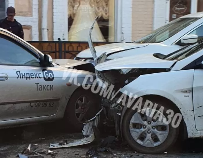 В центре Астрахани произошла массовая авария