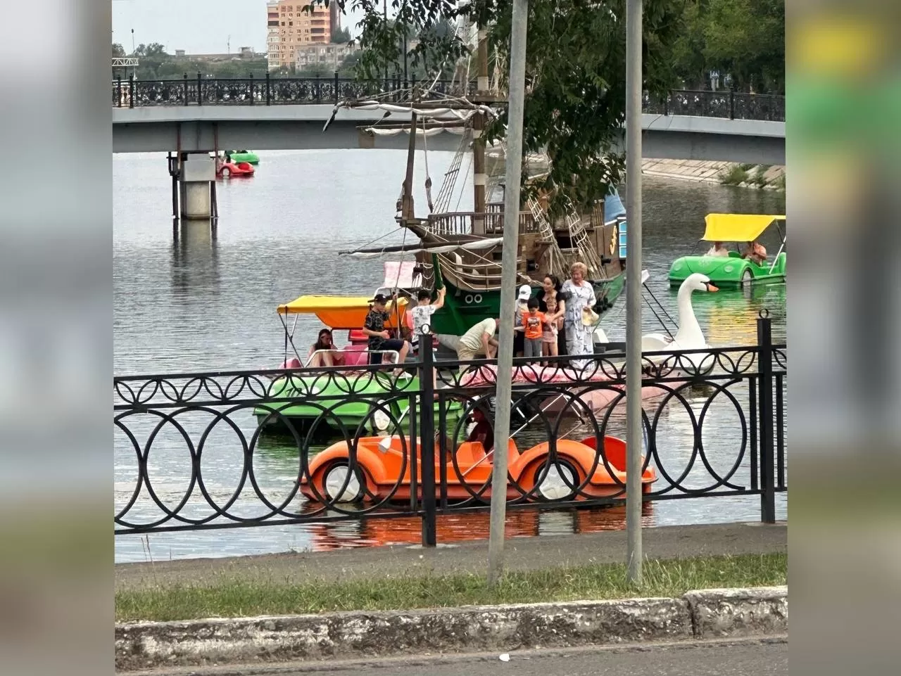 Астраханцы берут на абордаж фрегат на Варвациевском канале