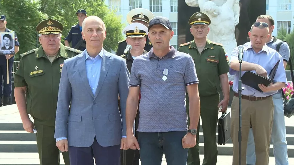 В День ветеранов боевых действий в Астрахани вручили награды бойцам отряда «Барс»