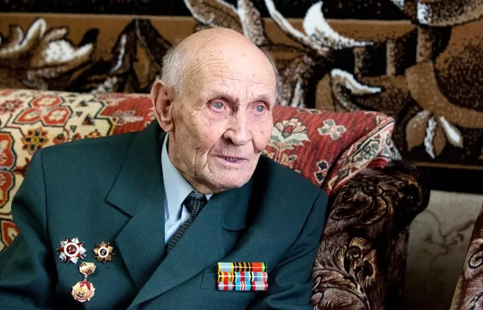 «Фронтовая бригада» поздравила астраханского ветерана войны, который летом отметит 100-летие