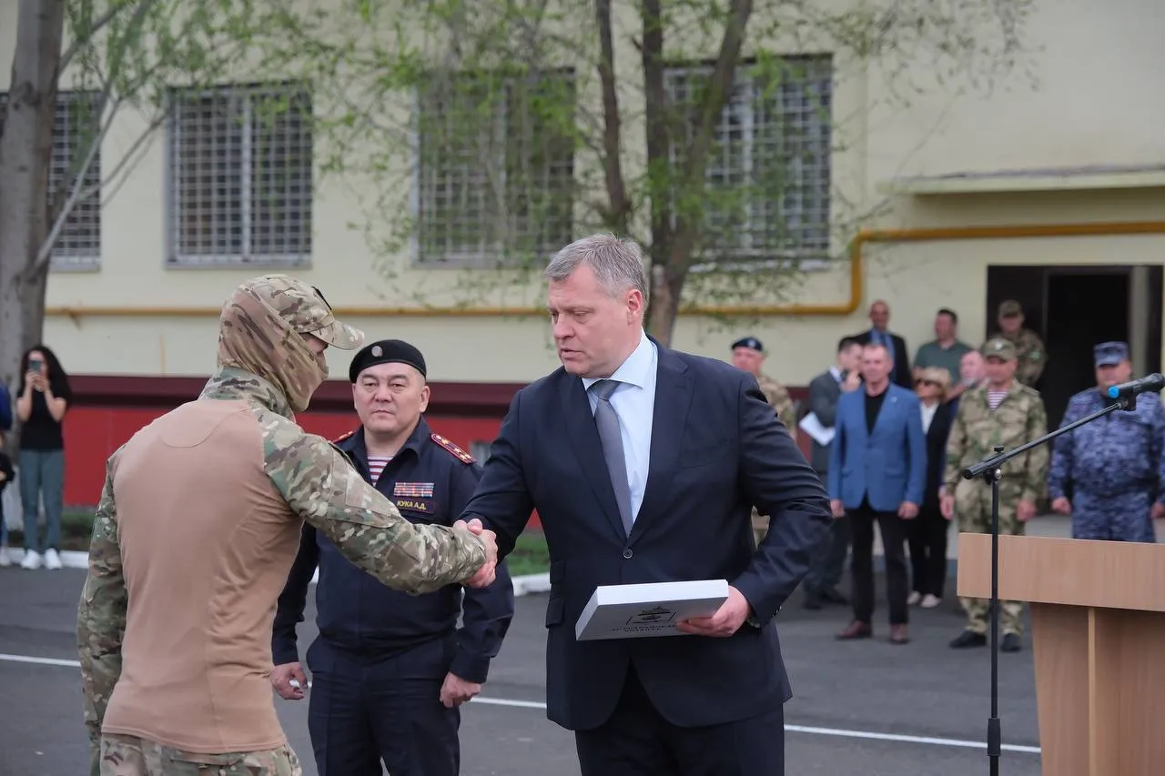 В Астрахани наградили росгвардейцев, вернувшихся с СВО