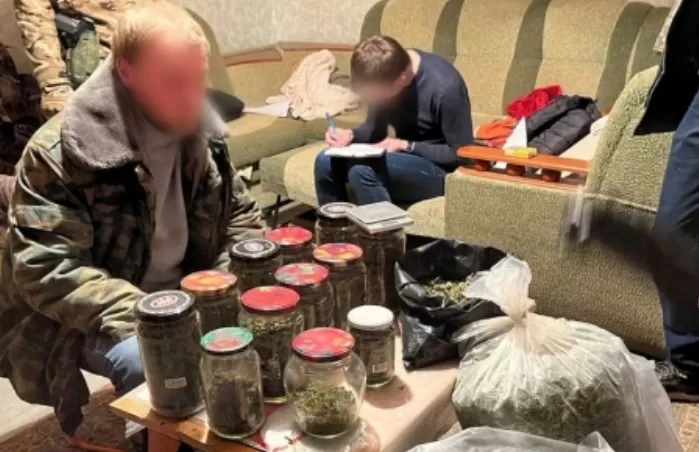 Астраханская полиция изъяла у мужчины почти 8 кг марихуаны
