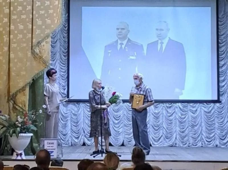Астраханскую семью наградили знаком «Восхищение»